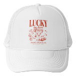 Aangepaste Las Vegas Bachelorette Party gepersonal Trucker Pet<br><div class="desc">Maak je Las Vegas vrijgezellenfeest look compleet met onze "Lucky In Love" Custom Las Vegas vrijgezellenfeest gepersonaliseerde trucker hoed. Perfect voor het toevoegen van een vleugje retro casinoflair aan uw feest, dit pet is ontworpen om de opwinding van uw strandreis vast te leggen. Met speelse elementen zoals pokerdobbelstenen en drink-motieven,...</div>