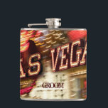 Aangepaste Las Vegas bruiloft likeur heup fles Heupfles<br><div class="desc">Las Vegas Neon Licht Bruiloft Liquor Hip Flask voor bruidegom / Beste Man / Groomsman of wie dan ook. Tekst is voor u om te personaliseren / aanpassen of verwijderen indien gewenst. Verander gerust het lettertype,  de tekstkleur,  de grootte van de tekst en verplaats/verplaats het afbeelding. Volledig aanpasbaar.</div>