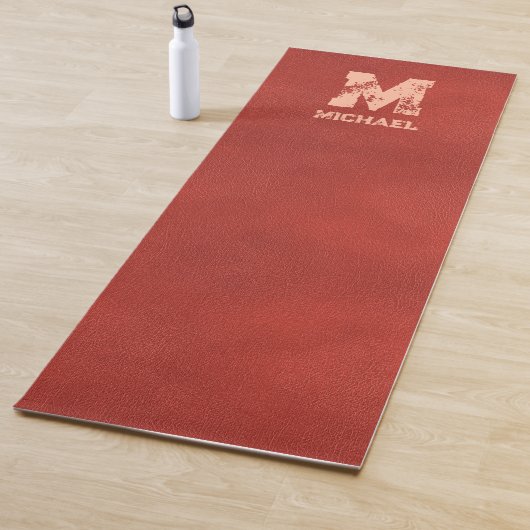 Aangepaste lederen look verontruste tekst monogram yogamat (In situ)