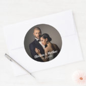 Aangepaste legant foto- en trouwdatum ronde sticker (Envelop)