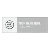 Aangepaste Logo Elegant Silver White Magnet Titel Naambadge (Voorkant)