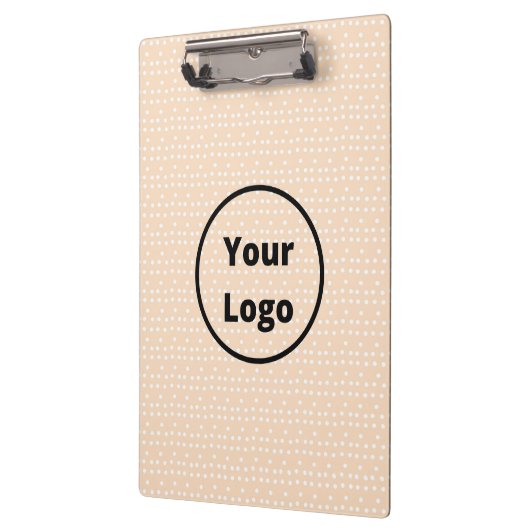 Aangepaste logo op kleine witte stippen op blush klembord (Links)