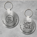 Aangepaste Logo QR-code promotievloeistof Sleutelhanger<br><div class="desc">Moderne en eenvoudige promotionele sleutelhanger voor uw bedrijf of organisatie met een geborstelde zilveren faux metalen achtergrond. Voeg uw logo toe,  voer het URL-adres van uw website in om een scannbare QR-code te creëer en voeg twee regels aangepaste tekst toe,  zoals uw bedrijfsnaam,  zakelijke slogan,  bedankt,  enz.</div>