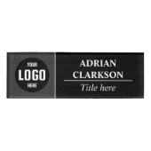 Aangepaste Logo Zwart/Houtskool Magnetische Naam T Naambadge (Voorkant)