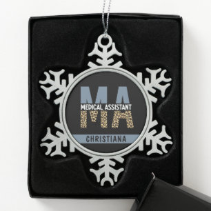 Aangepaste MA Medical Assistant-lade afdrukken Tin Sneeuwvlok Ornament