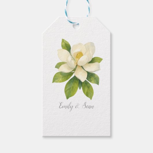 Aangepaste Magnolia Bloem Aangepast Trouw Monogram Cadeaulabel (Voorkant)