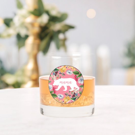 Aangepaste Mama Beer op chique roze bloemige cockt Whisky Glas (Insitu (Huwelijk))