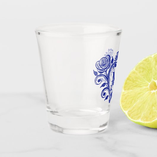Aangepaste marineblauw Floral monogram M Shot Glas (Links)