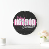 Aangepaste meisjesnaam Pinstripes Hot Rod Garage Grote Klok (Huis)