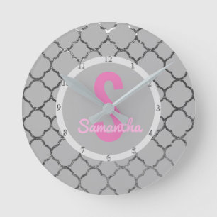 Aangepaste meisjesnaam Roze Silver Quatrefoil Patt Ronde Klok