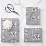 Aangepaste Merry Christmas  Grey Monogram Inpakpapier Vel<br><div class="desc">Een gepersonaliseerd "Merry Christmas" monogram ontwerp met een Xmas een  grijze papieren look achtergrond. Een ideaal feestelijk ontwerp op maat voor het vakantieseizoen. Pas het monogram aan en maak het uw eigen!</div>