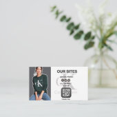 aangepaste minimale visitekaartje met QR-code – mo (Staand voorkant)