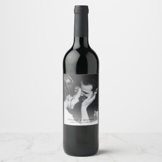 Aangepaste minimalistische foto van zwart-witbruil wijn etiket (Voorkant)