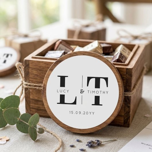 Aangepaste minimalistische serif monogram huwelijk ronde sticker