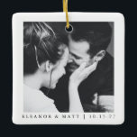 Aangepaste minimalistische zwart wit paar foto bru keramisch ornament<br><div class="desc">Aangepaste minimalistische zwart wit paar foto bruiloft keramische Ornament</div>