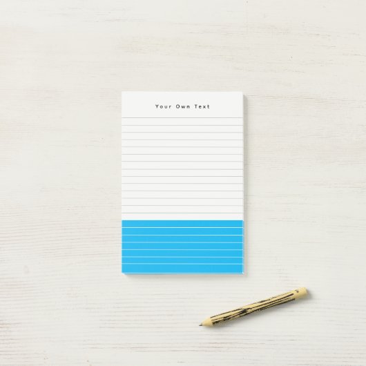 Aangepaste moderne minimalistische heldere blauwe  post-it® notes (Op bureau)