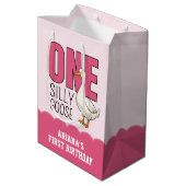 Aangepaste moderne roze gekke gans eerste verjaard medium cadeauzakje (Achterkant Gekanteld)