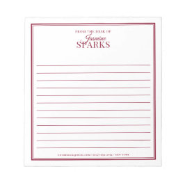 Aangepaste moderne versie van het bureau met de na notitieblok