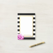 Aangepaste moderne zwarte strepen Roze Rose Post-it® Notes (Op bureau)