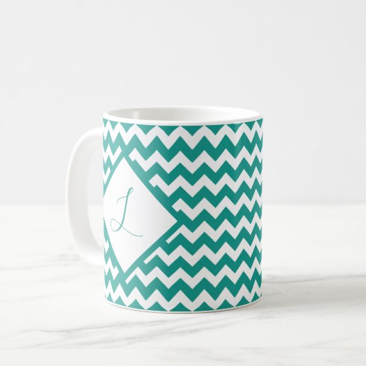 Aangepaste mok voor chevron-monogram koffie in kle (Voorkant links)