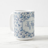Aangepaste Monogram Blauw Toile Kerst Ornamenten Koffiemok (Voorkant links)