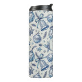 Aangepaste Monogram Blauw Toile Kerst Ornamenten Thermosbeker (Gedraaid links)