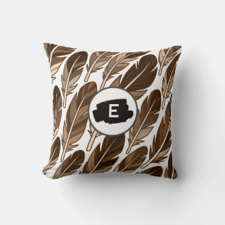 Aangepaste Monogram Boho Sierkussen – Bruine Veren