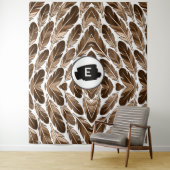 Aangepaste Monogram Boho Tapestry – Bruine Veren Wandkleed (In situ)