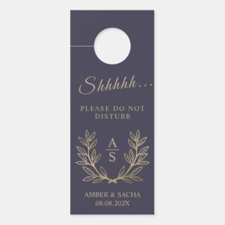 Aangepaste Monogram bruiloft Logo met krans Deurhanger