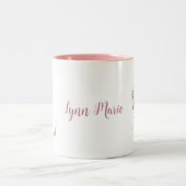 Aangepaste monogram Gold Letter L Roze Floral Tweekleurige Koffiemok (Center)