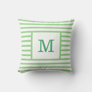 Aangepaste monogram groene en witte strips kussen