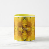 Aangepaste monogram initiaal naam madeliefje bloem mok (Midden)