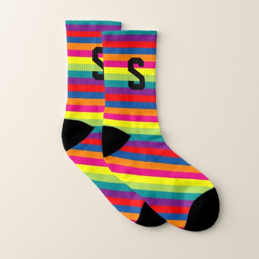 Aangepaste monogram kleurrijke regenboog gestreept sokken (Paar)