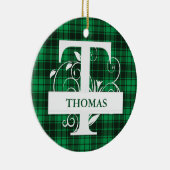 Aangepaste monogram Letter T Groene spelachtergron Keramisch Ornament (Rechts)