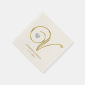 Aangepaste Monogram Letter V Gold Heart Wedding Servet (Hoek)