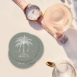 Aangepaste monogram Logo palmboom Ronde Kartonnen Onderzetter<br><div class="desc">Mooie en elegante huwelijksuitnodiging Vier liefde in zijn puurste vorm met uitnodigingen die de elegantie van uw unie weerspiegelen. Bestel vandaag nog uw elegante bruiloft uitnodigingen en zet het podium voor een feest dat net zo tijdloos is als uw liefde. Of u nu de knoop doorhakt in uw woonplaats of...</div>