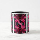 Aangepaste monogram met uw eerste naam lelie bloem mok (Midden)