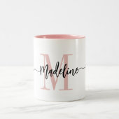 Aangepaste monogram Naam Moderne Manuscript Zwemme Tweekleurige Koffiemok (Center)