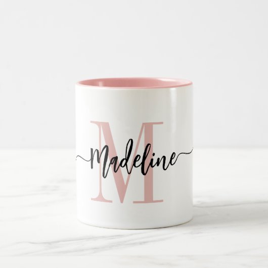 Aangepaste monogram Naam Moderne Manuscript Zwemme Tweekleurige Koffiemok (Center)