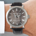 Aangepaste monogram naam Rustic Farmhouse Horloge<br><div class="desc">Creëer uw eigen gepersonaliseerde horloge met uw eigen monogram en naam op een bijtende houten plankachtergrond van de boerderij. U kunt gemakkelijk meer tekst of afbeeldingen toevoegen,  doopvonten en achtergrond aanpassen.</div>