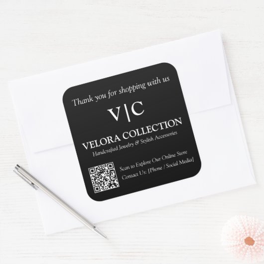 Aangepaste Monogram of Logo QR Code Zwarte Sticker (Envelop)