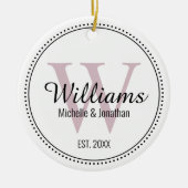 Aangepaste monogram Pas getrouwd Blush roze Keramisch Ornament (Voorkant)