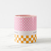 Aangepaste Monogram Roze Sinaasappel Polka Dot Che Tweekleurige Koffiemok (Center)
