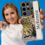 Aangepaste monogram Succulent Garden Oceanside Samsung Galaxy Hoesje<br><div class="desc">Originele foto van Ann Jenkins. Ik nam deze foto toen ik de prachtige stad Oceanside in Californië bezocht. De winkels rondom de Pier waren bewonderd met prachtige,  grote en pluizige zoogtuinen. Pas uw telefoongeval met jouw naam aan.</div>