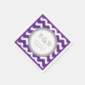 Aangepaste Monogram Trouwservet Plum Grey Chevron Servetten (Hoek)