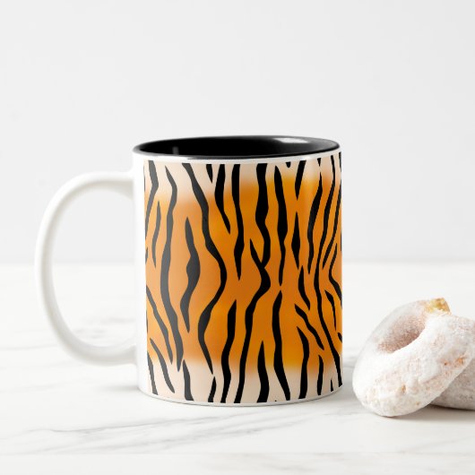 Aangepaste monogram Wilde Ding Tiger Stripes Tweekleurige Koffiemok (Met donut)