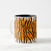 Aangepaste monogram Wilde Ding Tiger Stripes Tweekleurige Koffiemok (Voorkant links)