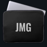 Aangepaste monogram zwarte en zilveren laptophoes laptop sleeve<br><div class="desc">U kunt het zilveren monogram in het midden van deze zwarte laptophoes personaliseren.</div>