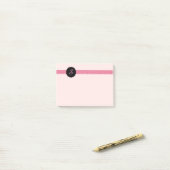 Aangepaste monogrammaticale Post-it® notes (Op bureau)
