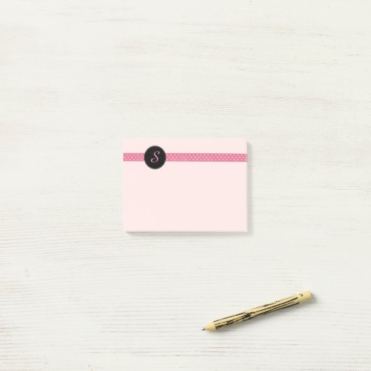 Aangepaste monogrammaticale Post-it® notes (Op bureau)